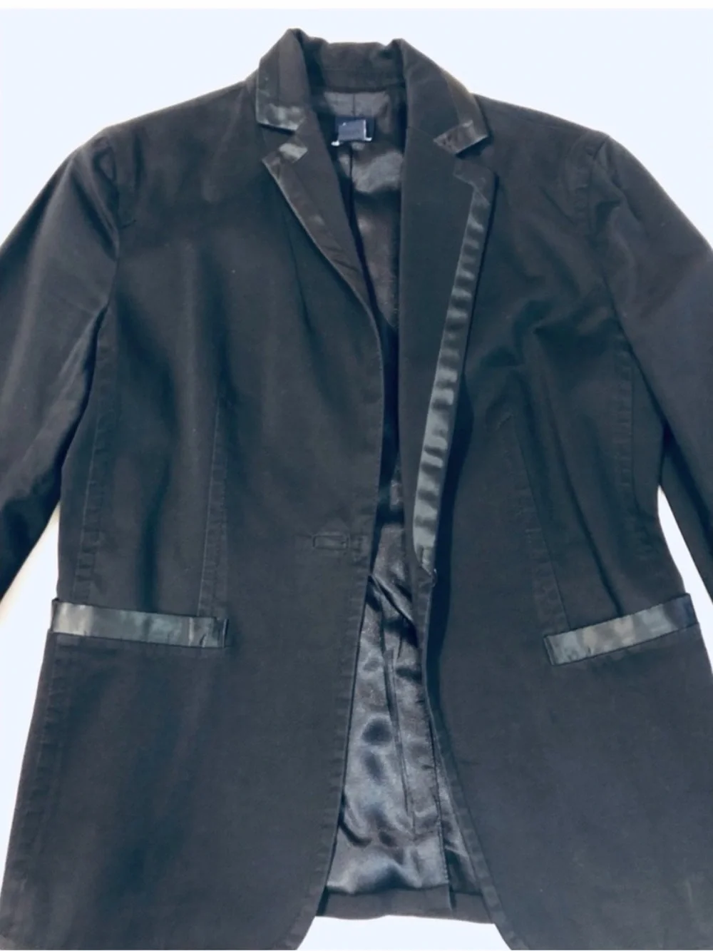GAP Black Women's Satin-Trim Blazer - Picture 2 of 6